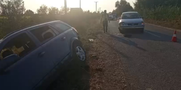 Parakalimi i rrezikshëm shkakton aksident, familja me tre anëtarë përfundon në spital
