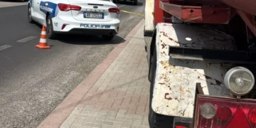 Aksident fatal në aksin rrugor Elbasan–Peqin, makina përplas për vdekje këmbësorin