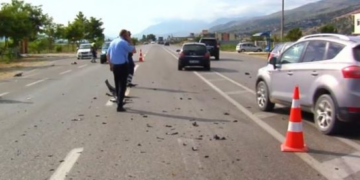 Përplasi për vdekje të moshuarën dhe u arratis, arrestohet 65-vjeçari dhe djali i tij