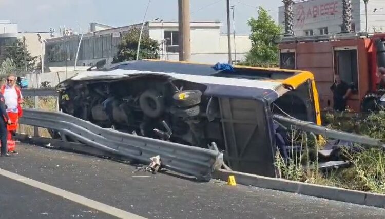 Aksidenti në Tiranë-Durrës/ Si paraqitet gjendja e pasagjerëve të plagosur, mes tyre edhe 2 fëmijë