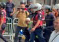 Protesta para Kuvendit/ Policia tërheq zvarrë Arben Kolën, një nga organizatorët e protestës