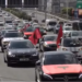 Autokolona kilometrike e Diasporës mbërrin në Tiranë për protestën mbarëkombëtare