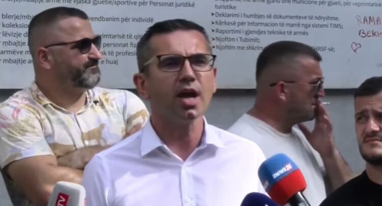Avokati nga Komisariati nr.4: Lironi menjëherë protestuesit, ndryshe revolta do të jetë më e madhe