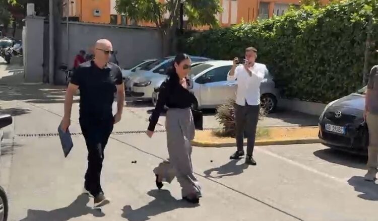 Belinda Balluku paraqitet në SPAK, e pandehur edhe për 6 lotet e tjera të Unazës së Madhe