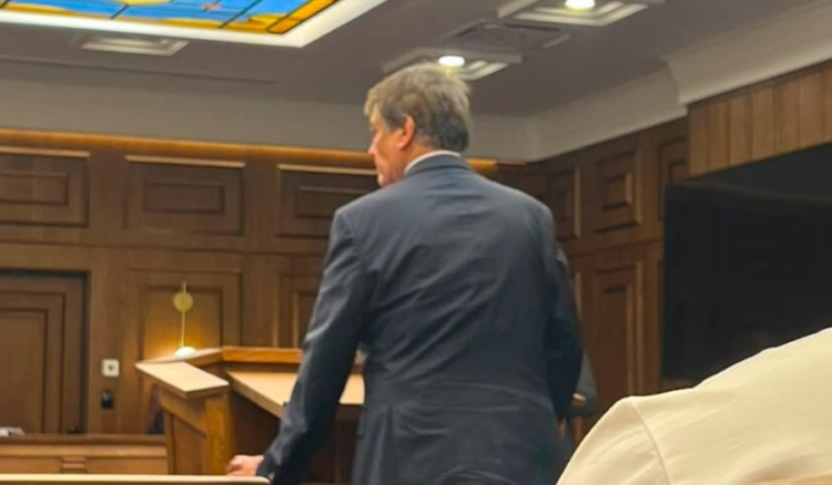 Gjyqi i themelit për “Partizanin”/ A kanë ushtruar presion Berisha, Malltezi dhe Begeja? Përgjigjet Bamir Topi: