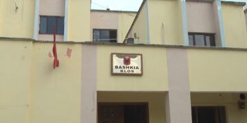 Kundër draftit të ri territorial/ Administrata e bashkisë Klos bojkoton punën
