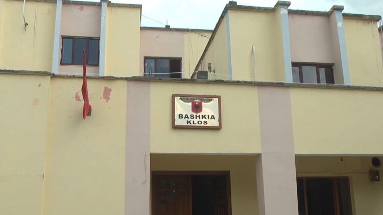 Kundër draftit të ri territorial/ Administrata e bashkisë Klos bojkoton punën