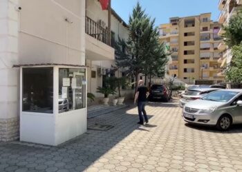 Shfrytëzonte bashkëjetuesen për prostitucion në bashkëpunim me persona të tjerë, dërgohen për gjykim 3 shtetas