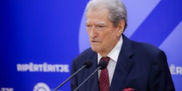 Rama dha 4 mln euro për Kanye West, Berisha: Biletat s’janë shitur, punonjësve do u mbahen lekët nga rroga