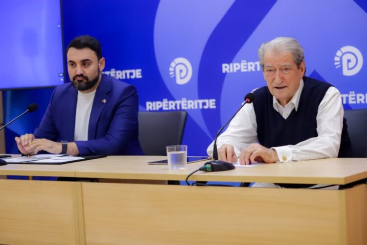 Berisha denoncon: Si u dha licenca e kazinosë në “Air Albania” në shkelje të ligjit dhe lidhjet me Olsi Ramën