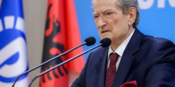 Berisha: Kjo është revolta më madhështore, e mbështesim plotësisht dhe nuk përpiqemi për ta përçarë