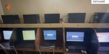 Aksioni “Game Over”/ Pronari dhe kamarieri i lokalit në Divjakë bien në pranga për bastet online