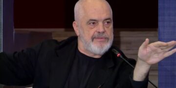 Rama nuk i ndal sulmet ndaj protestuesve: Nën koren e zezë janë mbledhur dështakët dhe zemërakët