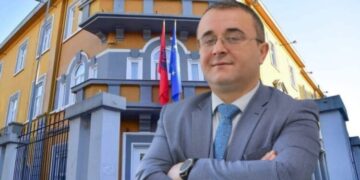 U rekomandua nga  KLSH, largohet nga detyra Sekretari i Përgjithshëm i Ministrisë së Arsimit