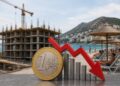 Rënia e Euros shpjegohet më shumë nga lejet e ndërtimit se turistët