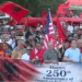 Me flamurin shqiptar dhe atë amerikan, protestë madhështore poshtë zyrës së kryeministrit Rama