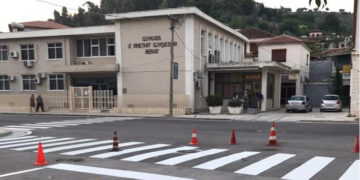 Subjekte tregtare pa licencë/ Prokuroria e Beratit kërkon masa sigurie për 11 persona, sekuestrohen miliona