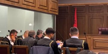 GJKKO shtyn seancën ndaj Erion Veliajt dhe Ajola Xoxës, rrëzohet kërkesa për pezullim të gjykimit