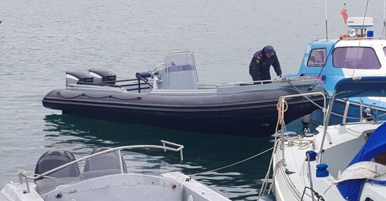 Shkelën rregullat e sigurisë në det, Policia Kufitare e Vlorës bllokon gomonet, gjoba të majme për drejtuesit  