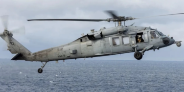 Rrëzohet helikopteri i Marinës amerikane në Detin Arabik