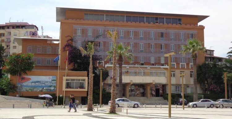 Sekuestrohen 53 mijë m2 tokë, Gjykata e Durrësit jep masën e sigurisë për 12 personat e ASHK-së