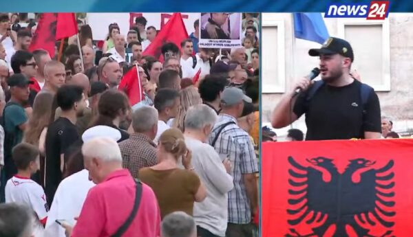 Protesta para Kryeministrisë, qytetarët: Jo negociata! Rama të japë dorëheqjen