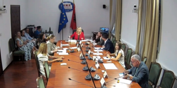 “4.3 mln euro për koncert”/ Zhupa përplaset me Gonxhen: Ku ishte urgjenca? Shqipëria s’ka avionë për zjarret o zotëri