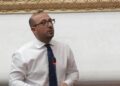Saimir Korreshi bën debat dhe ironi me Peleshin: Rregullorja e Kuvendit si letër higjienike
