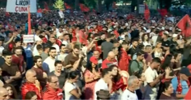 Kreu i ish-të burgosurve politik: ‘Shqipëria e re’ nuk do ketë parti staliniste si PS dhe PD! Na bëtë krenar para botës!