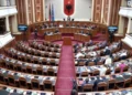 PS ‘porosi’ deputetëve socialistë për të mos u larguar nga Tirana/ Një tjetër seancë plenare më 30 korrik