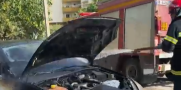 Zjarr pranë nënstacionit elektrik në Lushnjë, shkrumbohet një automjet