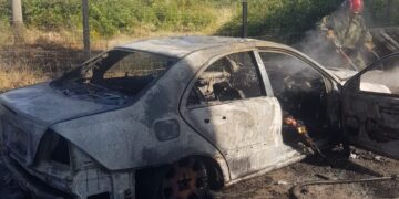 E rëndë në Korçë! Përfshihet nga flakët automjeti, gjendet pa jetë 66-vjeçari (Emri)