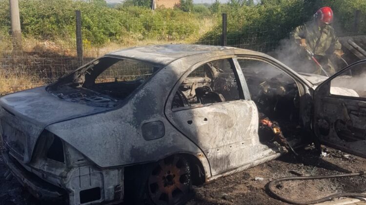 E rëndë në Korçë! Përfshihet nga flakët automjeti, 66-vjeçari i dha fund jetës duke u djegur në makinë (Emri)