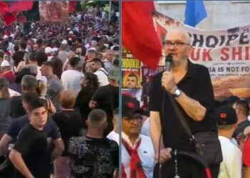 Mesazhi i aktorit Mehdi Malkaj para mijëra protestuesve para Kryeministrisë