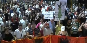 “Rama tradhtar dhe antishqiptar”, akuza të forta nga protesta para Kryeministrisë