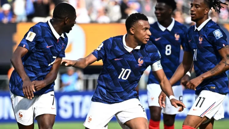 Mbappe merr Francën për dore, dy gola ndaj Suedisë dhe kualifikim bindës për në fazën tjetër