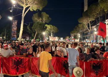 Përfundon protesta e 48-të kundër qeverisë, marshimi mbyllet para Kryeministrisë