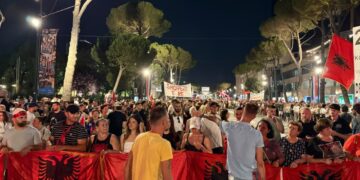 Përfundon protesta e 48-të kundër qeverisë, marshimi mbyllet para Kryeministrisë
