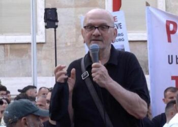 Aktori Mehdi Malkaj shpërthen ndaj Ramës: Premtoi shëndetësi falas e pensione dinjitoze, ku janë? Le të vijë këtu!