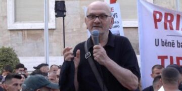 Aktori Mehdi Malkaj shpërthen ndaj Ramës: Premtoi shëndetësi falas e pensione dinjitoze, ku janë? Le të vijë këtu!
