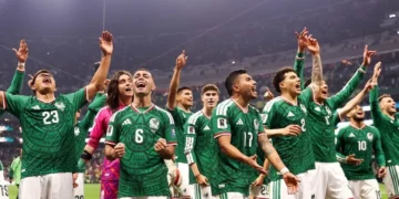 Filloi një orë me vonesë për shkak të motit të keq, Meksika eliminon lehtësisht Ekuadorin