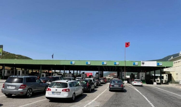 Rama “bllokon” doganën e Morinës nga frika e protestës, reagon qeveria e Kosovës