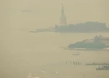 Alarm në New York para finales, retë e tymit mbulojnë qytetin pas zjarreve masive në Kanada