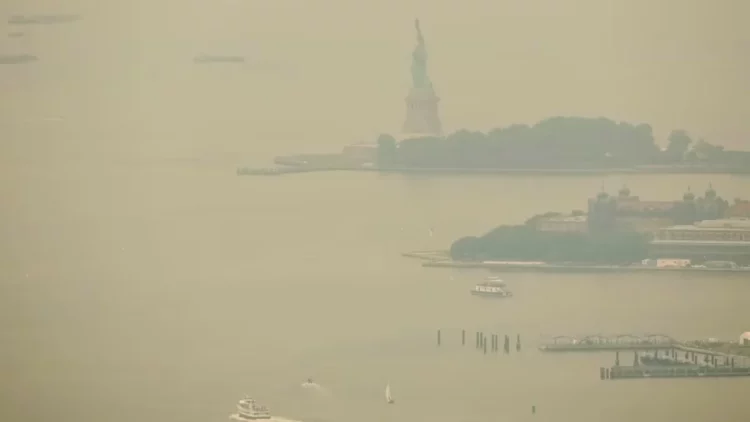 Alarm në New York para finales, retë e tymit mbulojnë qytetin pas zjarreve masive në Kanada