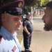 Pasi u puthi duart efektivëve, aktivisti Niko Qarkaj tregon tregon se cili polic e ka dhunuar gjatë shoqërimit
