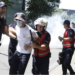 Tensione para Kuvendit/ Mbi 20 protestues të shoqëruar, 4 do ta kalojnë natën në qeli