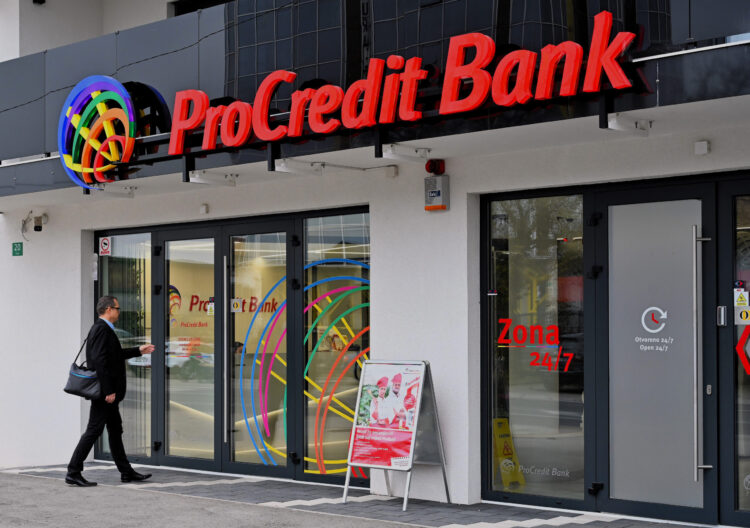 SKANDAL! Hakerat nxjerrin në shitje të gjitha të dhënat e klientëve të ProCredit Bank, nga listat e Call Center-ave deri te izraelitët