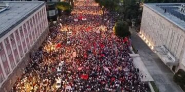 Dita e 40-të e protestës në Tiranë, kërkohet dorëheqja e kryeministrit Rama