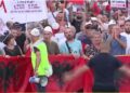 Protesta e 49-të kundër qeverisë, qytetarët marshojnë nga sheshi drejt Kryeministrisë