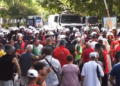 Protestuesit mblidhen para Kuvendit, thirrje në kor: Edi Rama o legen gjithë Shqipëria të urren
